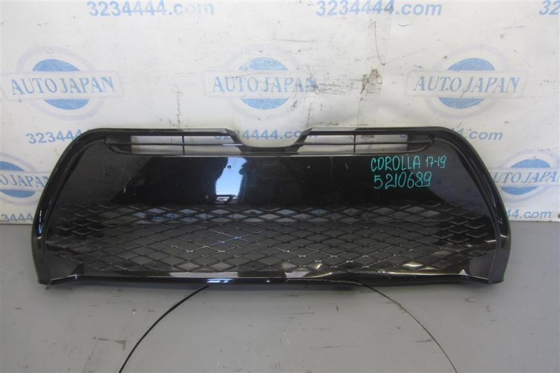 Решетка переднего бампера TOYOTA COROLLA E170 13-19 53112-02740 Б/У