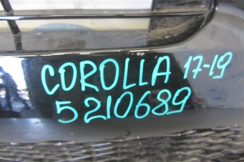 Решетка переднего бампера COROLLA E170 13-19