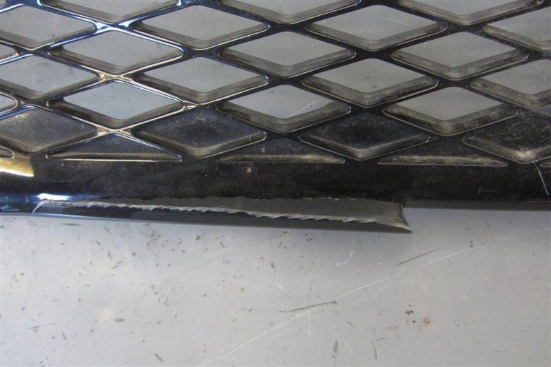 Решетка переднего бампера TOYOTA COROLLA E170 13-19