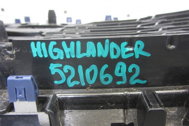 Решетка радиатора HIGHLANDER 2020-