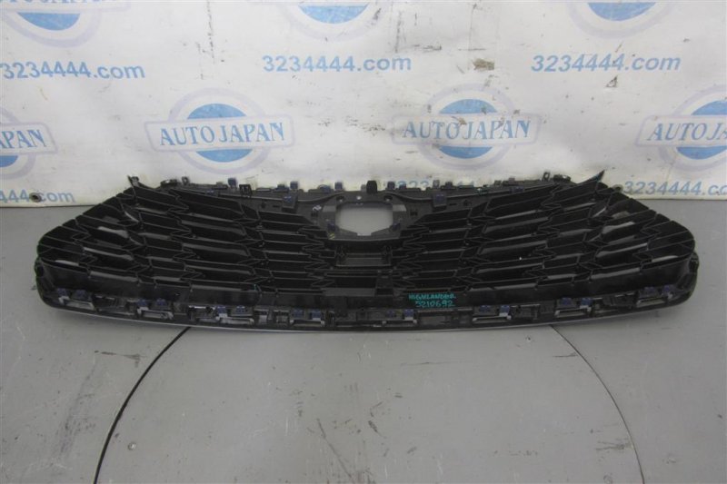 Решетка радиатора HIGHLANDER 2020-