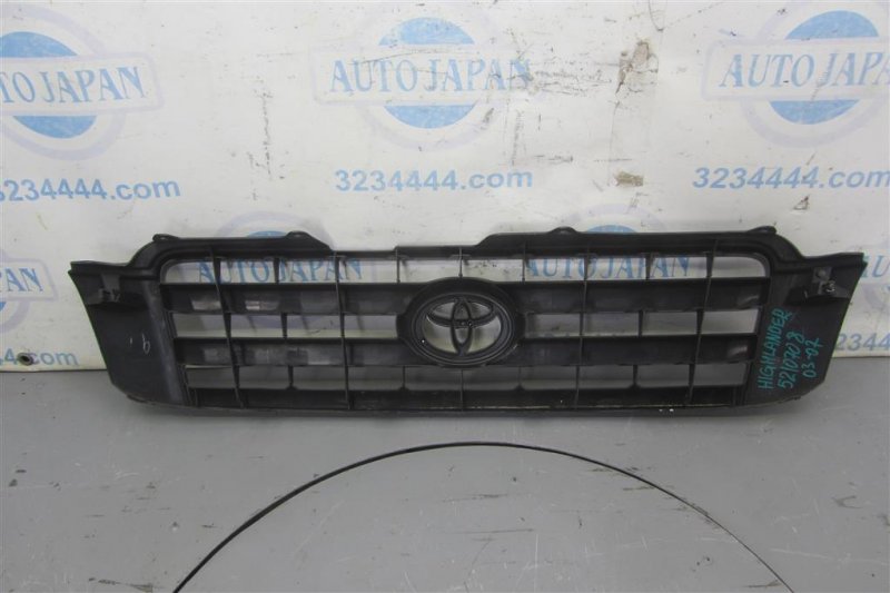 Решетка радиатора TOYOTA HIGHLANDER 01-07