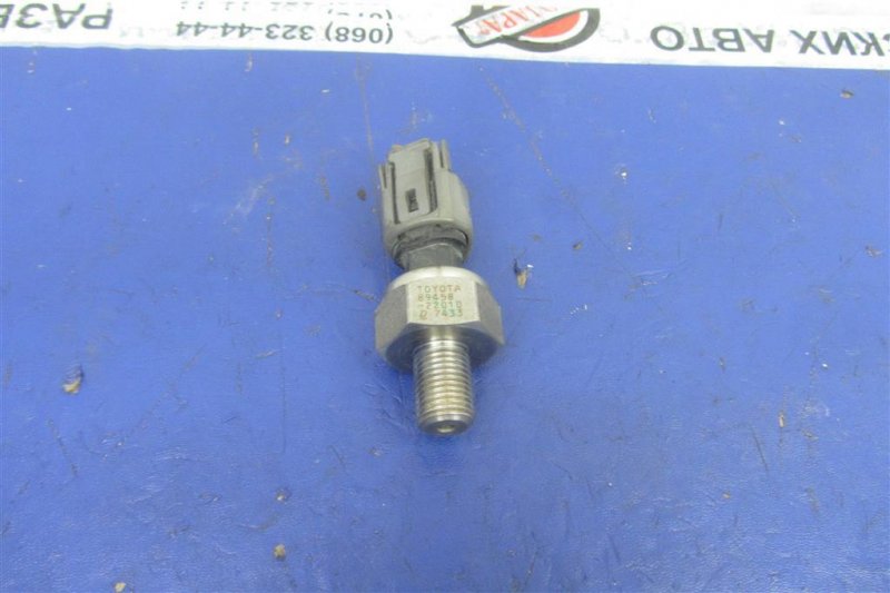 Датчик давления топлива TOYOTA RAV4 00-05 89458-22010 Б/У