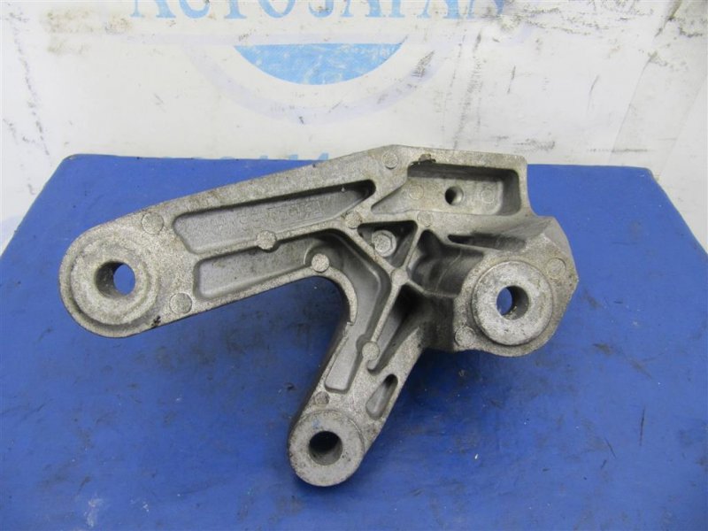 Кронштейн КПП левый MAZDA 3 BL 09-13 2.0