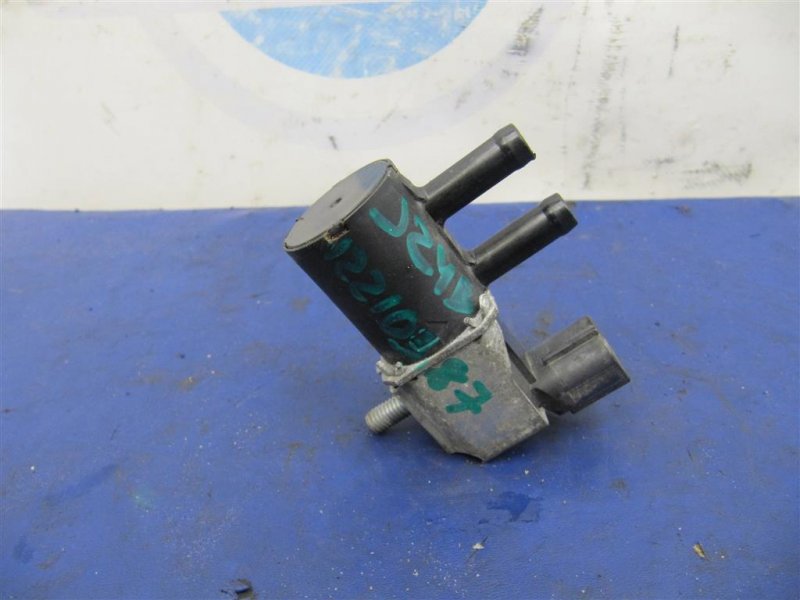 Запчасть клапан абсорбера SUZUKI KIZASHI 09-14 2.4 18117-78K00 Б/У Клапан абсорбера SUZUKI KIZASHI 09-14 2.4 18117-78K00 Б/У