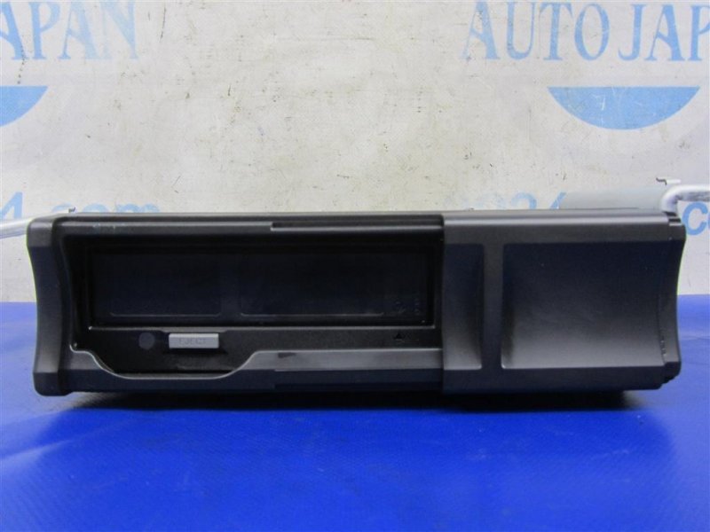 CD чейнджер INFINITI G25/G35/G37/Q40 06-14