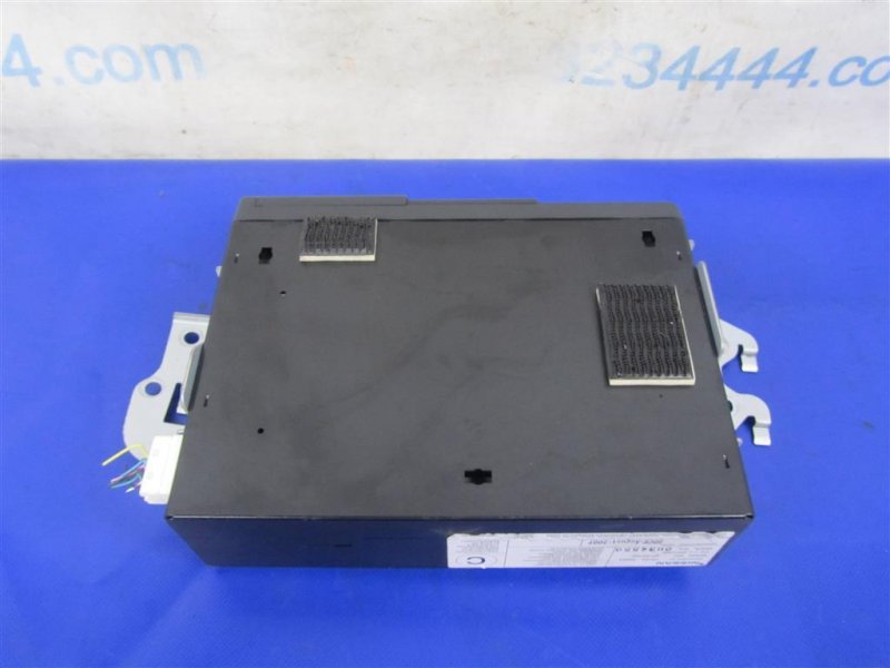 CD чейнджер G25/G35/G37/Q40 06-14