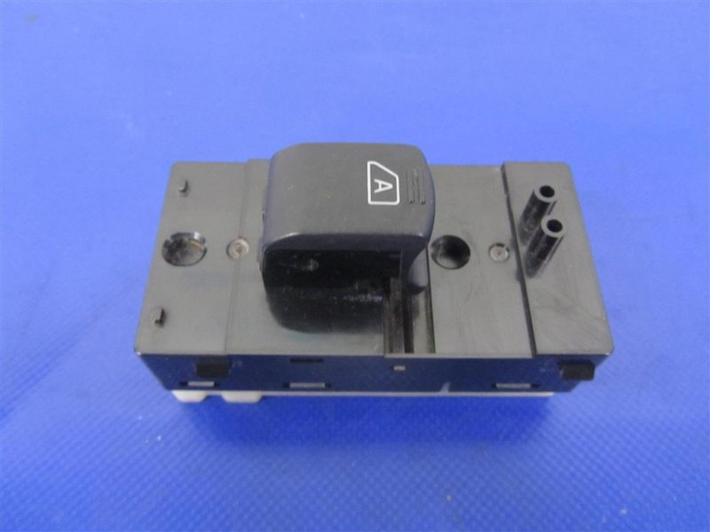 Кнопка стеклоподъемника задняя INFINITI G25/G35/G37/Q40 06-14 25431-JK40A Б/У