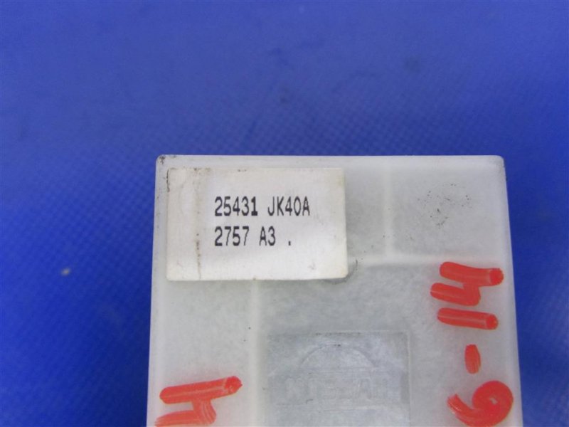 Кнопка стеклоподъемника задняя G25/G35/G37/Q40 06-14