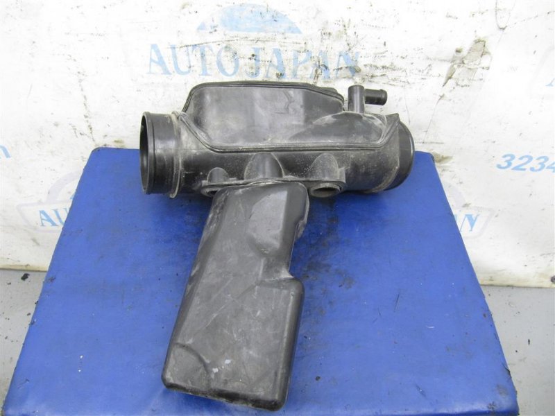 Патрубок воздушного фильтра INFINITI G35 03-07 3.5 16576-AL500 Б/У