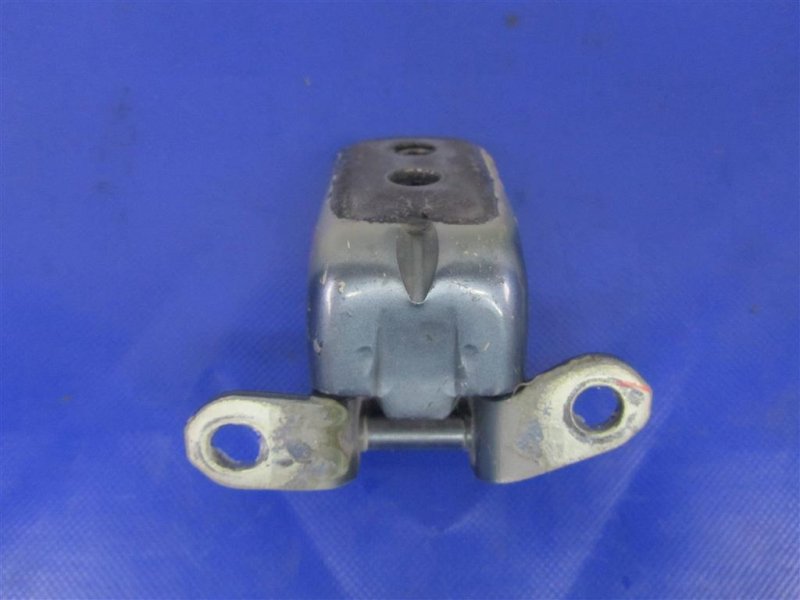 Петля двери верхняя передняя правая G25/G35/G37/Q40 06-14