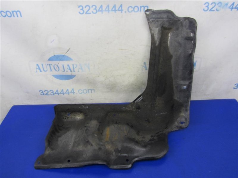 Защита двигателя правая TOYOTA MATRIX 02-08 ZZE132 1.8L 1ZZ-FE