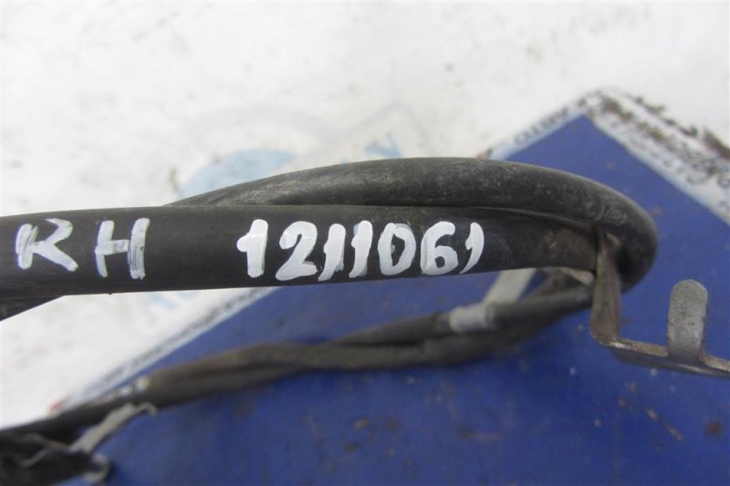 Трос стояночного тормоза правый SUBARU FORESTER 12-19 Внедорожник 2.5