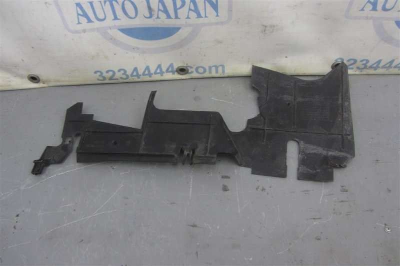 Дефлектор воздушный передний левый ALTIMA L33 12-18 2017 L33 2.5