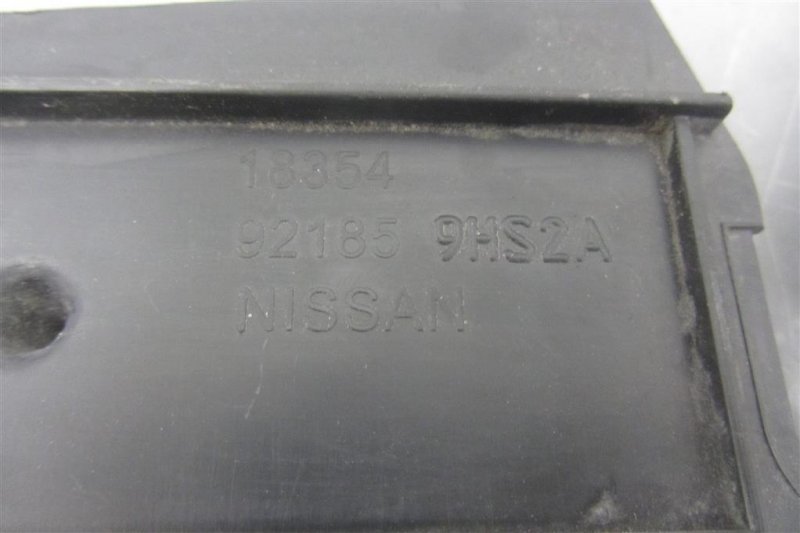 Дефлектор воздушный передний левый ALTIMA L33 12-18 2017 L33 2.5