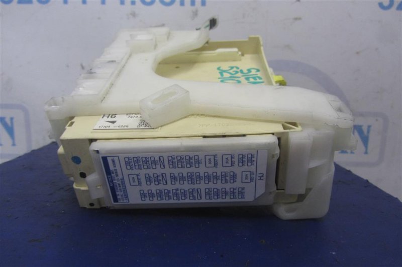 Блок предохранителей салон SIENNA 11-16 2012 GSL30 3.5 2GR-FE