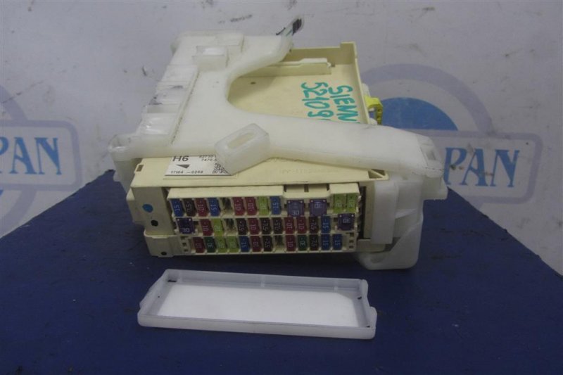 Блок предохранителей салон SIENNA 11-16 2012 GSL30 3.5 2GR-FE