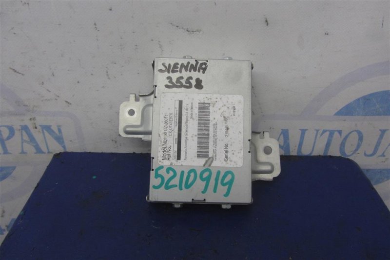 Блок управления мультимедиа TOYOTA SIENNA 11-16 2012 GSL30 3.5 2GR-FE 861A0-08011 Б/У