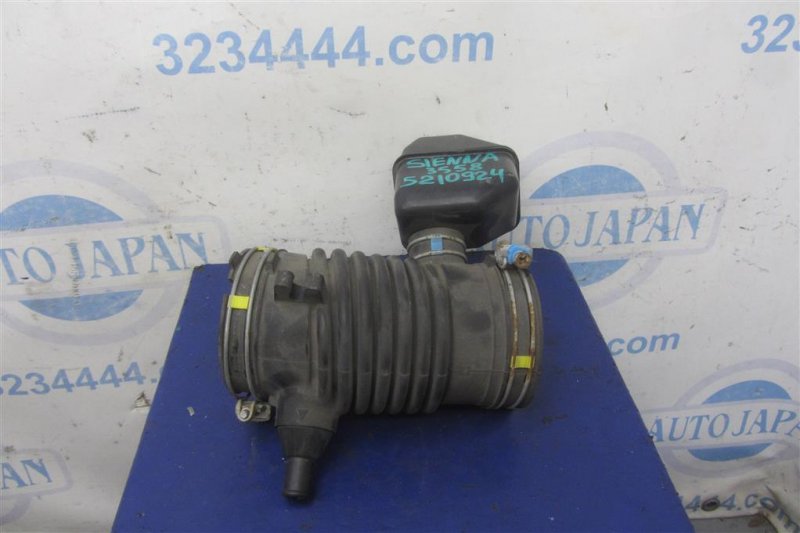 Запчасть патрубок воздушного фильтра TOYOTA SIENNA 11-16 2012 GSL30 3.5 2GR-FE 17881-0P080 Б/У Патрубок воздушного фильтра TOYOTA SIENNA 11-16 2012 GSL30 3.5 2GR-FE 17881-0P080 Б/У