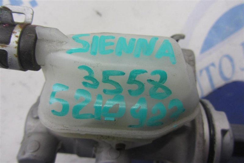 Главный тормозной цилиндр TOYOTA SIENNA 11-16 GSL30 3.5 2GR-FE