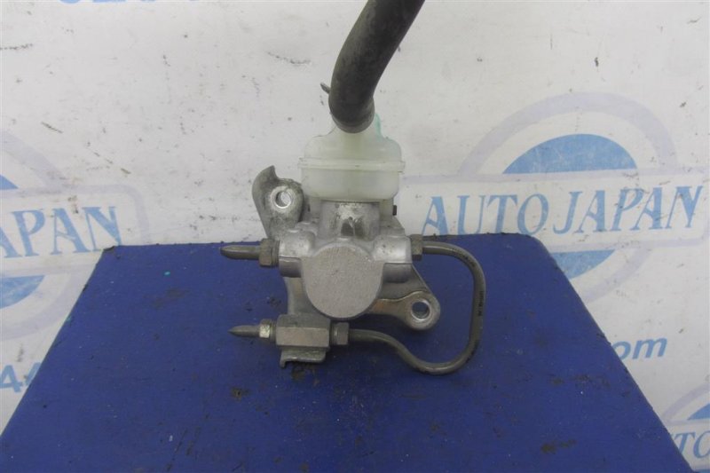 Главный тормозной цилиндр SIENNA 11-16 2012 GSL30 3.5 2GR-FE