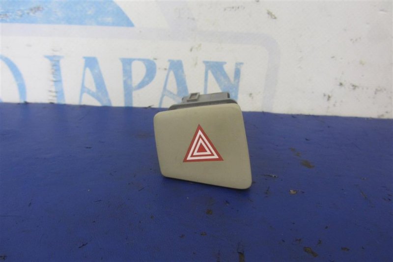 Кнопка аварийной сигнализации TOYOTA SIENNA 11-16 2012 GSL30 3.5 2GR-FE 84332-08030-E0 Б/У