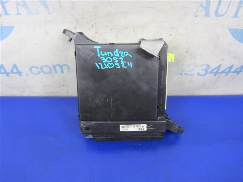 Блок предохранителей салон TOYOTA TUNDRA 07-13 2007 USK56 5.7 3URFBE 82730-0C080 Б/У