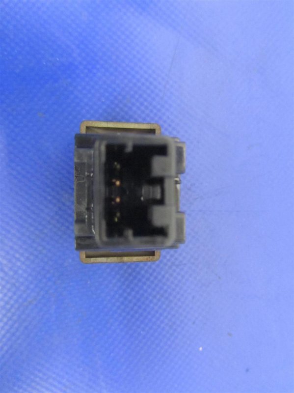 Кнопка аварийной сигнализации FX S50 03-08 2007 Внедорожник 3.5