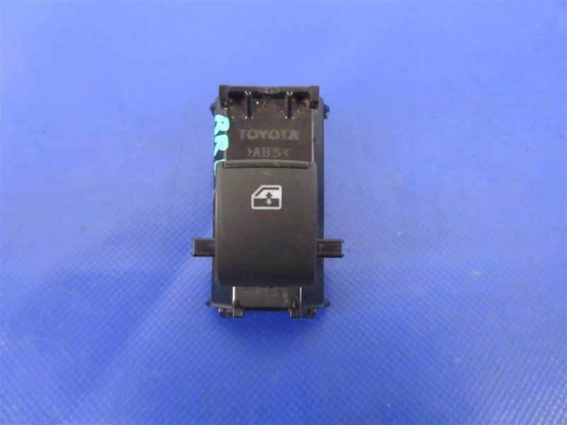Запчасть кнопка стеклоподъемника TOYOTA CAMRY 55 14-17 Б/У Кнопка стеклоподъемника TOYOTA CAMRY 55 14-17 Б/У