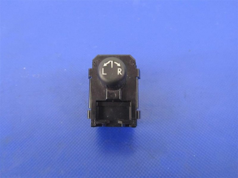 Блок управления зеркалами SUBARU FORESTER 12-19 83061FJ010 Б/У