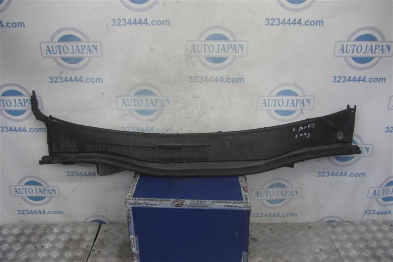 Пластик под лобовое стекло / Жабо TOYOTA CAMRY 50 12-15 55708-06210 Б/У