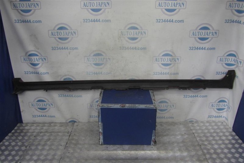 Накладка порога наружная правая SIENNA 11-16 2012 GSL30 3.5 2GR-FE Накладка порога наружная правая SIENNA 11-16 2012 GSL30 3.5 2GR-FE