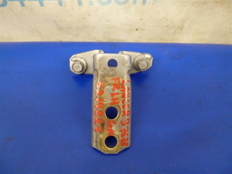 Петля двери нижняя передняя левая MITSUBISHI LANCER IX 9 03-07 2004 Седан 2.0 MR302270 Б/У