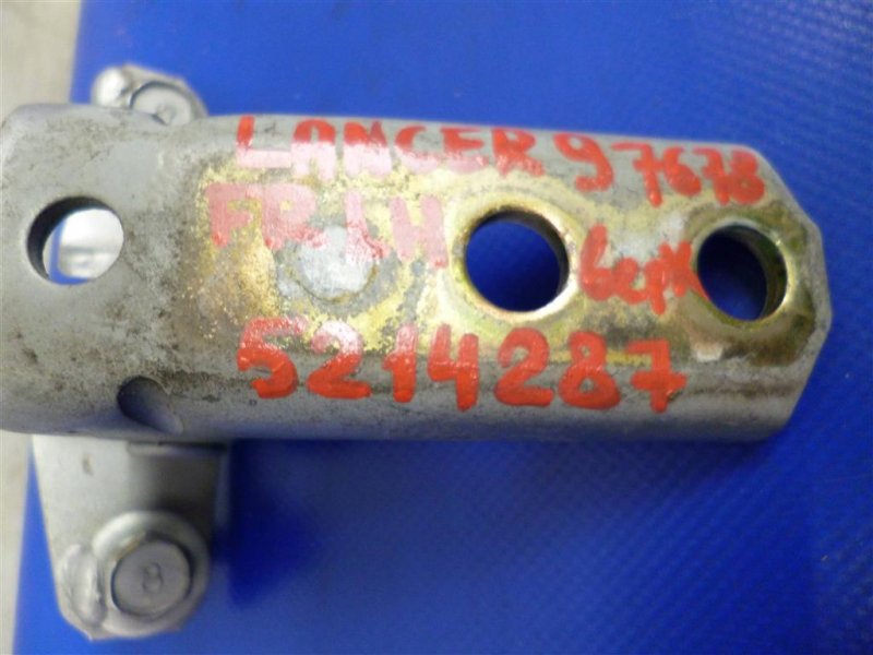 Петля двери нижняя передняя левая LANCER IX 9 03-07 2004 Седан 2.0