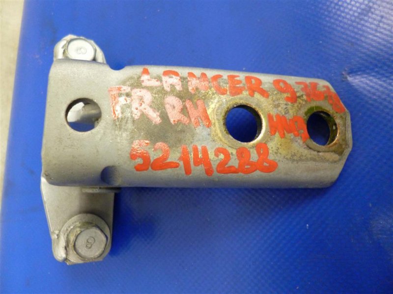 Петля двери верхняя передняя правая LANCER IX 9 03-07 2004 Седан 2.0