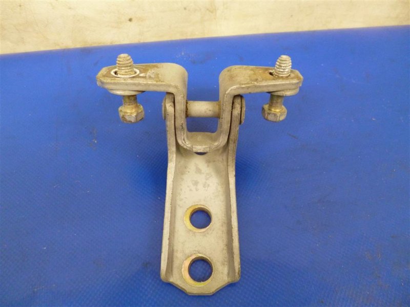 Петля двери верхняя передняя правая MITSUBISHI LANCER IX 9 03-07 Седан 2.0