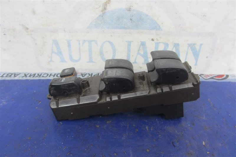 Блок управления стеклоподъемниками передний левый TOYOTA MATRIX 02-08 84820-01020 Б/У