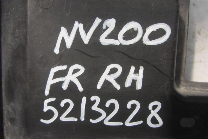 Дефлектор воздушный NV200 USA 13- Дефлектор воздушный NV200 USA 13-