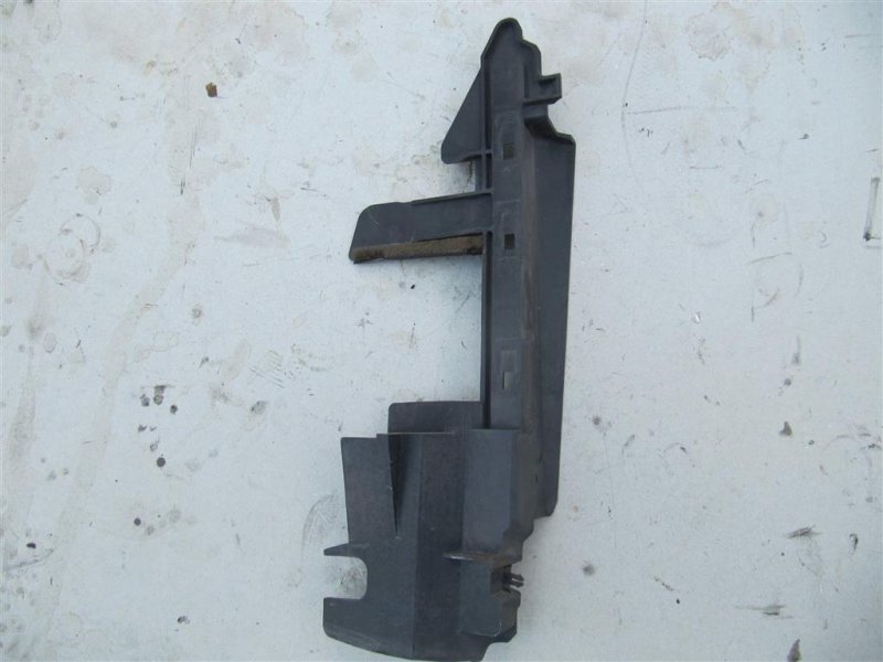 Дефлектор радиатора левый TEANA J31 03-07 Дефлектор радиатора левый TEANA J31 03-07