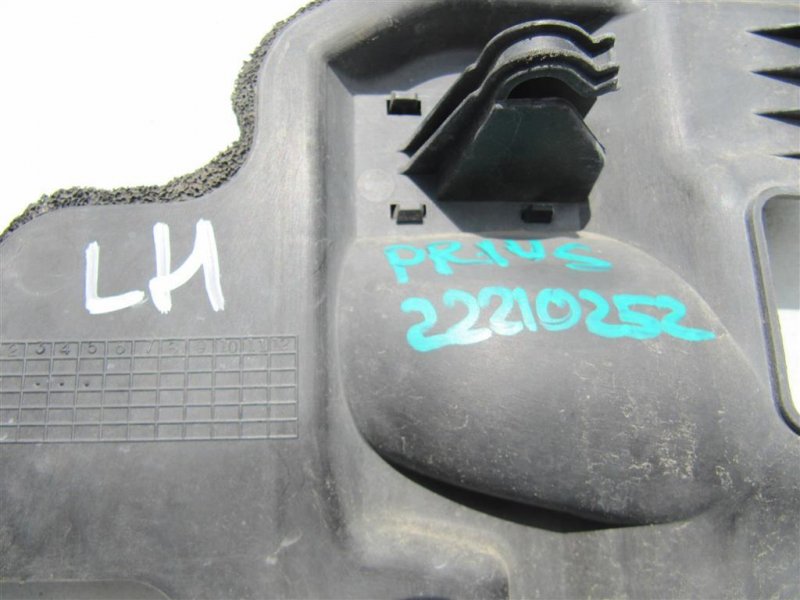 Дефлектор воздушный PRIUS - 30 09-17