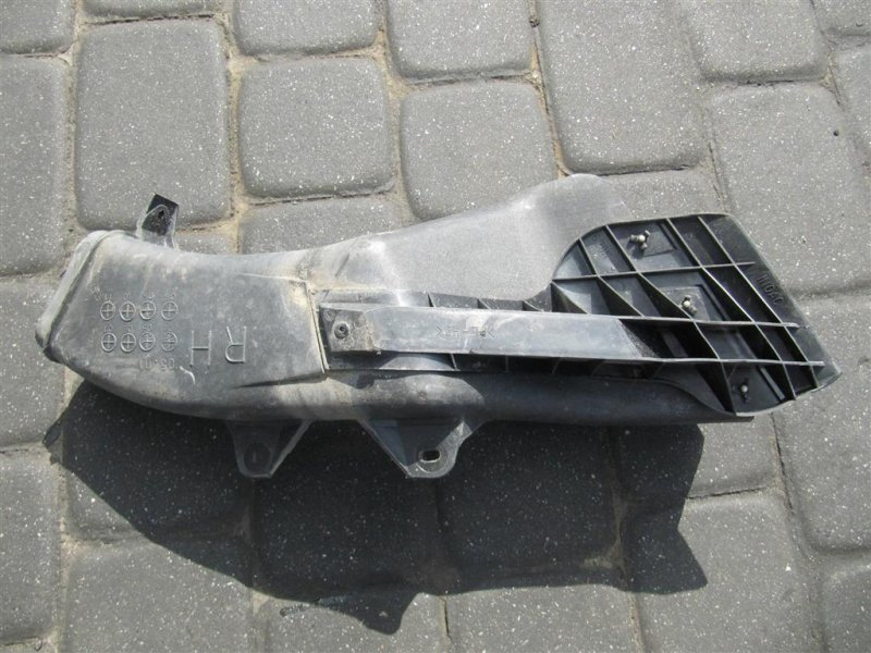 Воздуховод охлаждения тормозов правый GS350 GS300 05-11