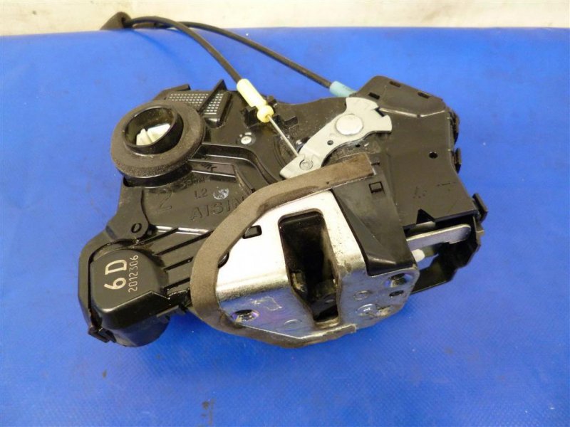 Замок двери передний левый LEXUS CT200 11-17 2012 Хетчбек 1.8 69040-42250 Б/У