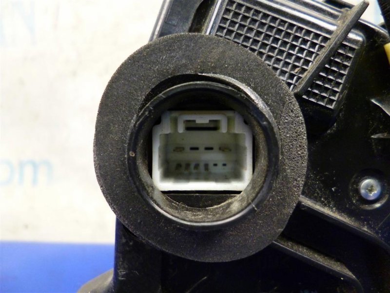 Замок двери передний левый CT200 11-17 2012 Хетчбек 1.8