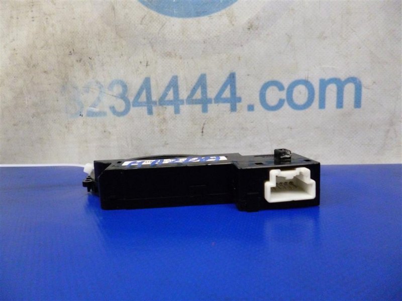 Датчик угла поворота руля MAZDA 3 BL 09-13 Датчик угла поворота руля MAZDA 3 BL 09-13