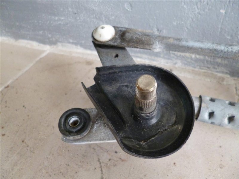 Трапеция стеклоочистителей SONATA YF 10-14 2011 YF 2.4