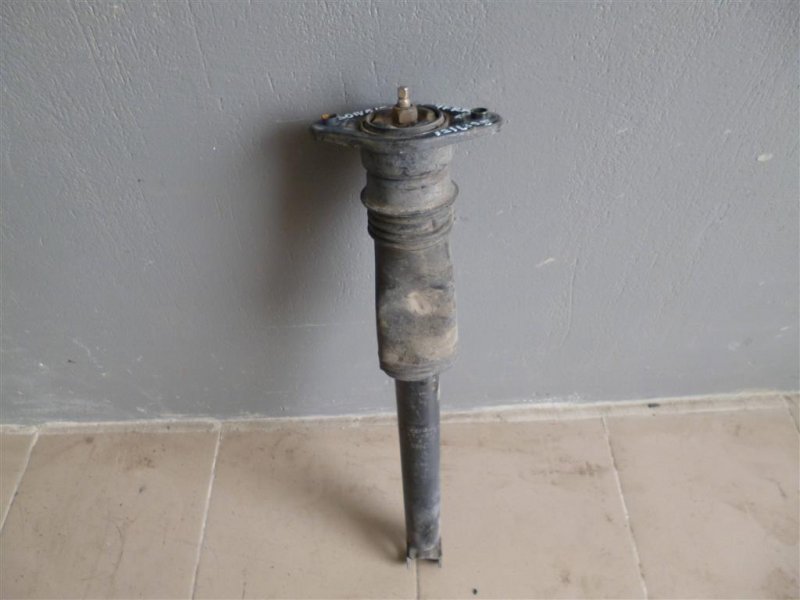 Запчасть амортизатор задний HYUNDAI SONATA YF 10-14 2011 YF 2.4 55311-3Q610 Б/У Амортизатор задний HYUNDAI SONATA YF 10-14 2011 YF 2.4 55311-3Q610 Б/У