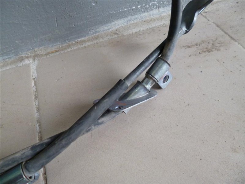 Трос стояночного тормоза задний левый SONATA YF 10-14 2011 YF 2.4 Трос стояночного тормоза задний левый SONATA YF 10-14 2011 YF 2.4