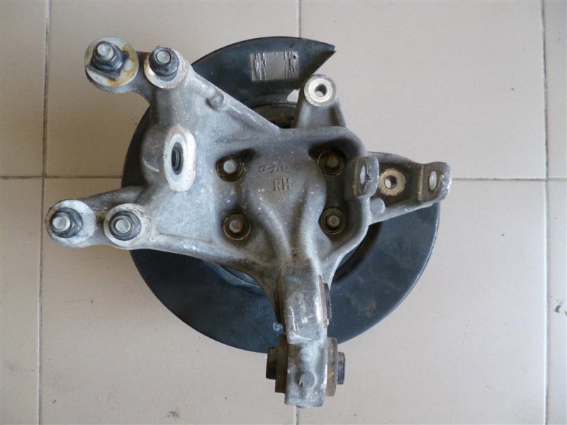 Запчасть цапфа задняя правая HYUNDAI SONATA YF 10-14 2011 Седан 2.4 52720-4R010 Б/У Цапфа задняя правая HYUNDAI SONATA YF 10-14 2011 Седан 2.4 52720-4R010 Б/У