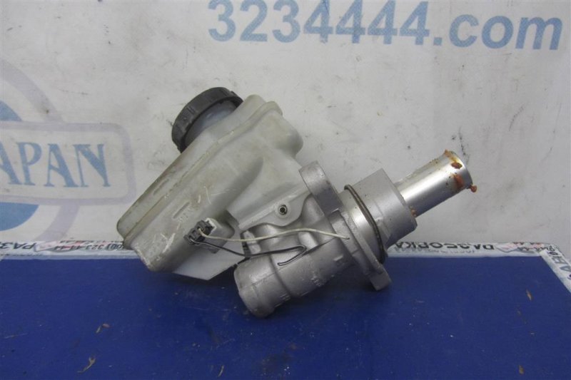 Главный тормозной цилиндр INFINITI G35 03-07 D6010-JK02A Б/У