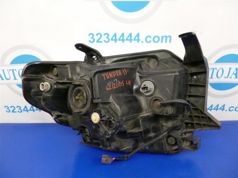 Фара передняя левая TOYOTA TUNDRA 13-